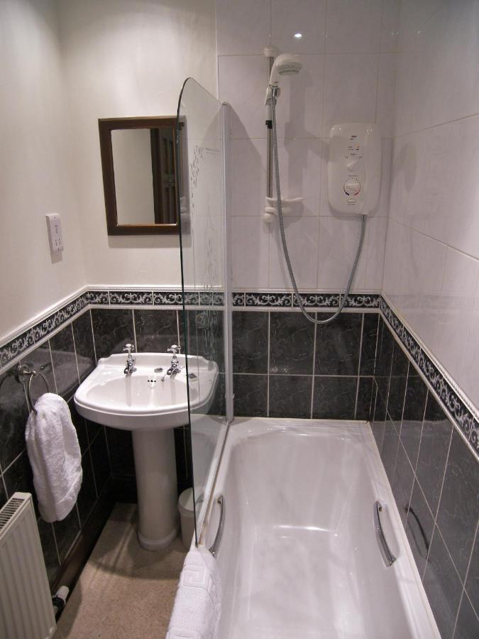 Lion And Unicorn Hotel Thornhill  Quarto foto